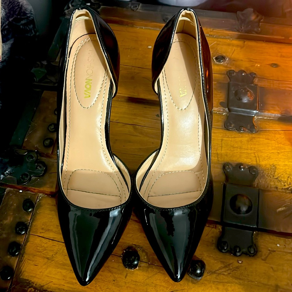 Lightly worn fashion nova opaque 4 inch heels